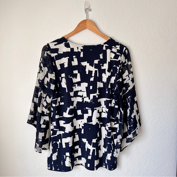 Alfani Retro Geometric Pattern V-Neck Blouse Size Large Petites - Picture 4 of 5